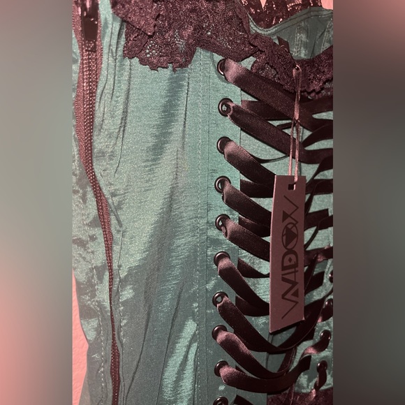 Dolls Kill / Widow Elegant Gothic Corset - Picture 4 of 4